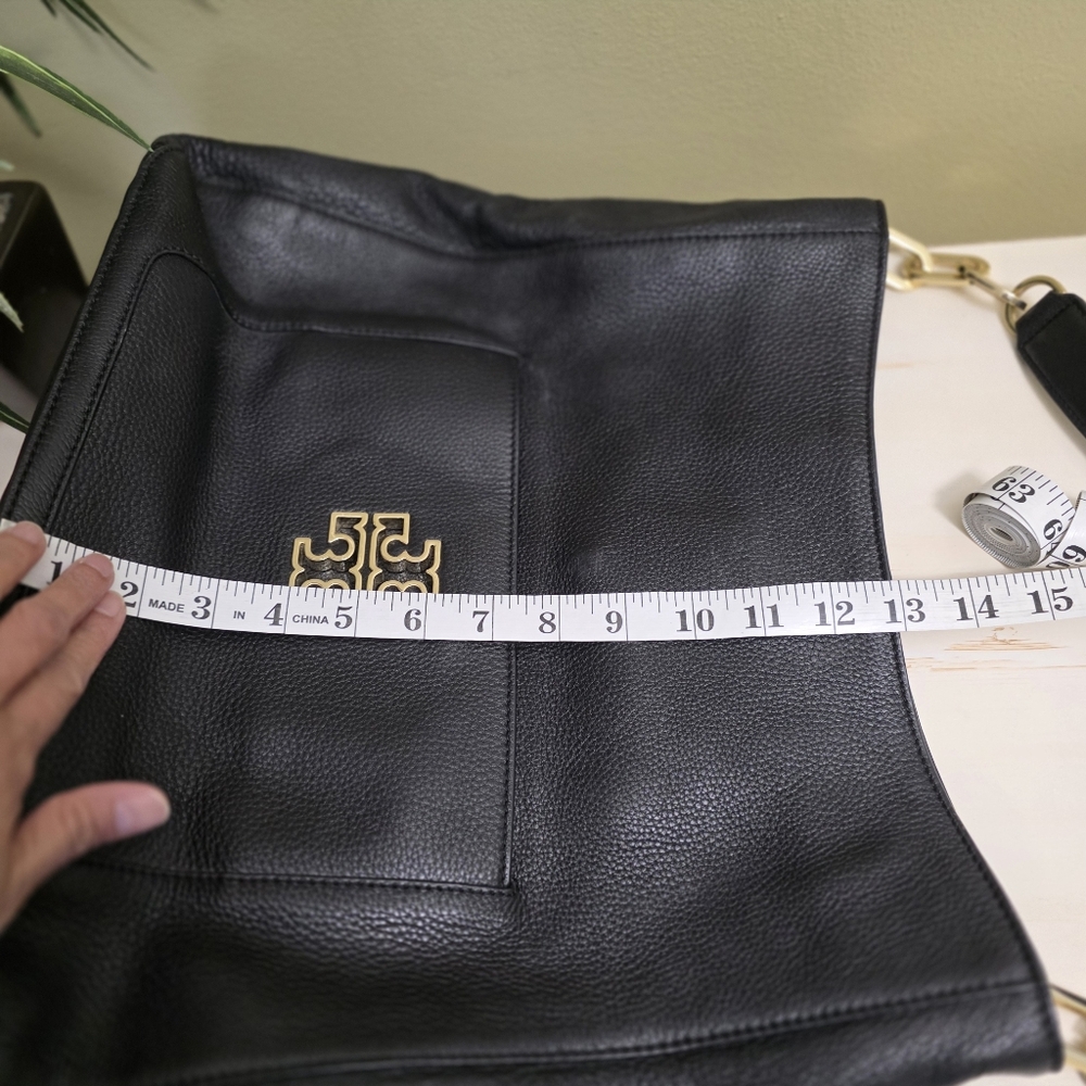 Tory Burch | Britten Black Leather Hobo Bag - Picture 16 of 16